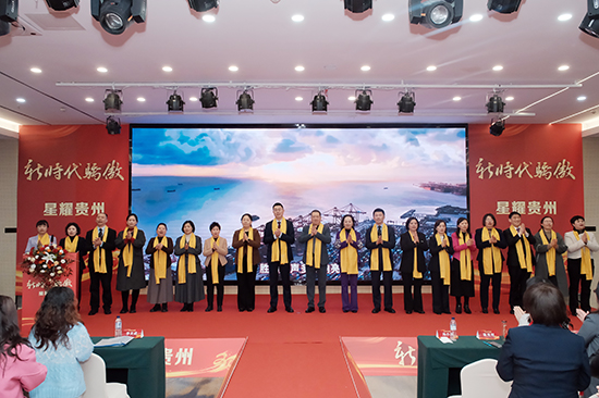 【图十一 歌唱祖国】.jpg