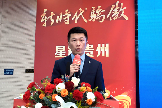 【图四 方佳奇特写】.png