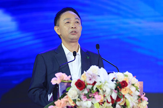 长城内外登高望远,四海归家欢度中秋